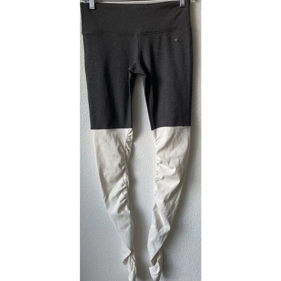 New Alo Yoga Goddess Ribbed Legging - Stormy/NaturalSize: Small - Picture 6 of 8